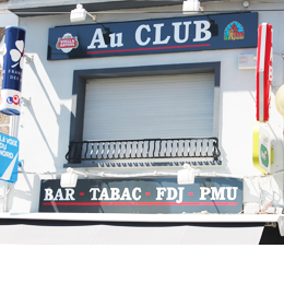 AU CLUB